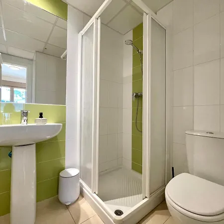 2 Bedrooms In Larimar * Κάλπε